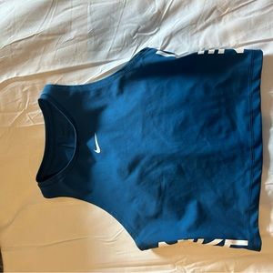 Nike did fit crop top